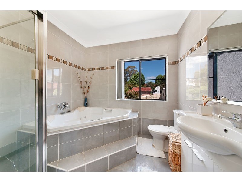 183B Henry Lawson Drive, Georges Hall NSW 2198