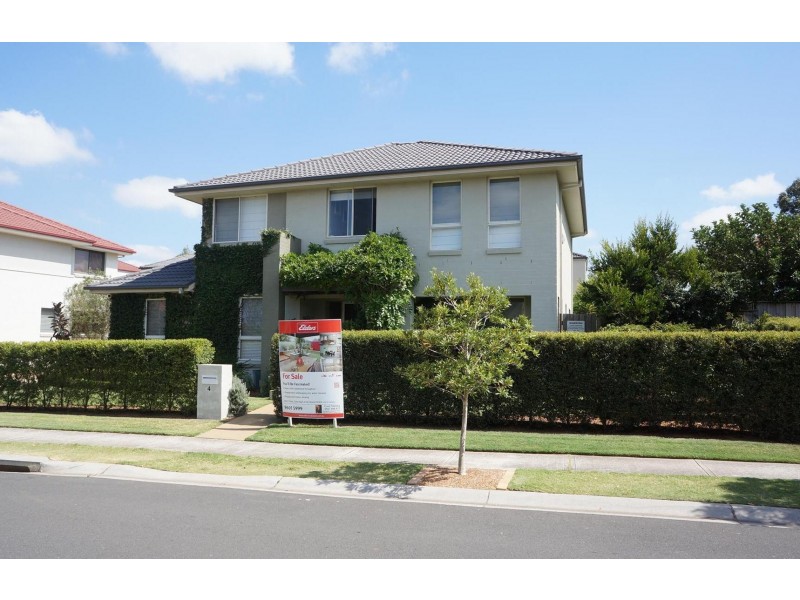 4 Hillsborough Cres, Glenfield NSW 2167