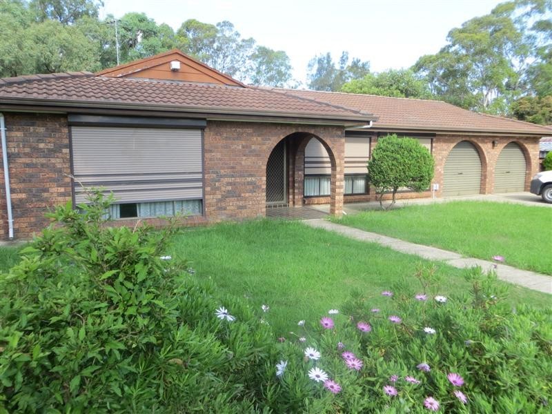 10 Dorrigo Avenue, Hoxton Park NSW 2171