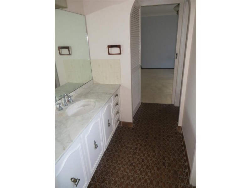 10 Dorrigo Avenue, Hoxton Park NSW 2171