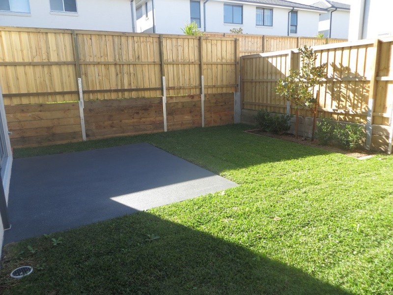 34 Sovereign Circuit, Glenfield NSW 2167