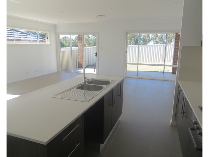 11 McMaster Avenue, Middleton Grange NSW 2171