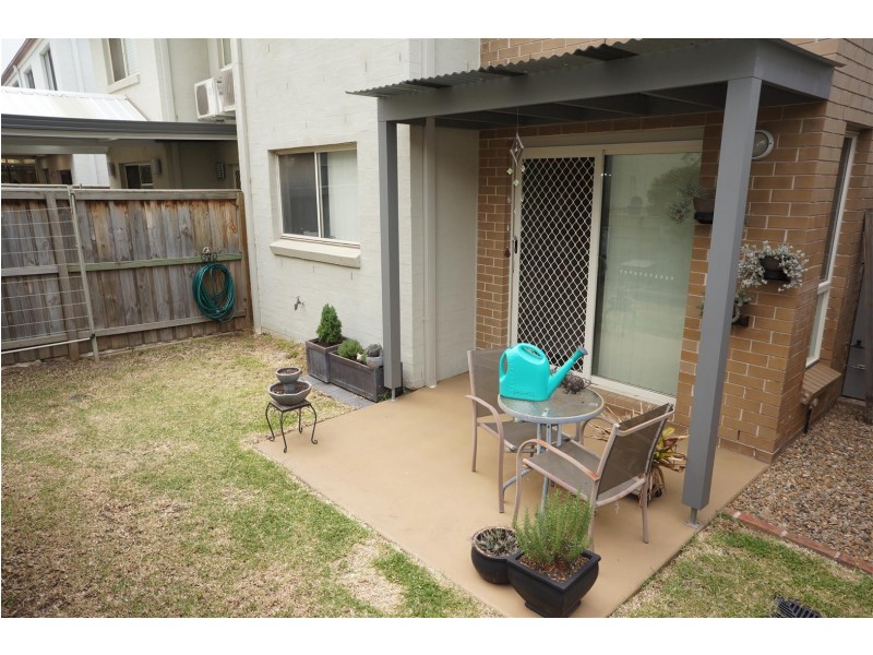 23 Mary Ann Drive, Glenfield NSW 2167