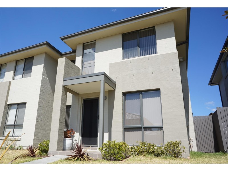 12 Matilda Lane, Glenfield NSW 2167