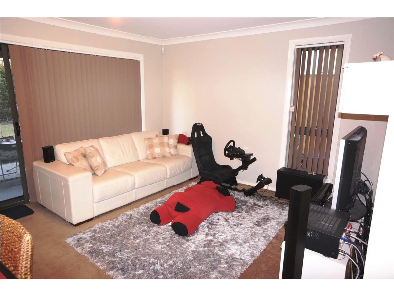 12 Matilda Lane, Glenfield NSW 2167