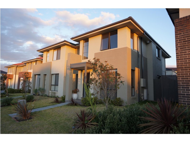 12 Matilda Lane, Glenfield NSW 2167