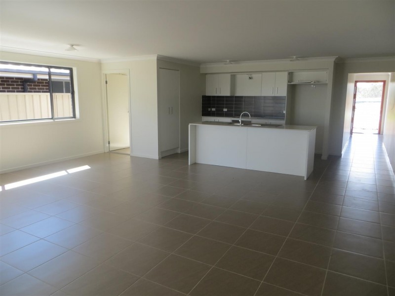 5 Bartlett Street, Oran Park NSW 2570