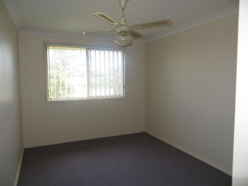 2/8a Kiriwina Place, Glenfield NSW 2167