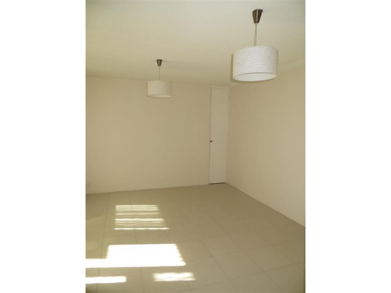 1/34 Remembrance Avenue, Warwick Farm NSW 2170