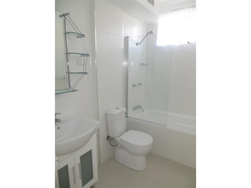 1/34 Remembrance Avenue, Warwick Farm NSW 2170