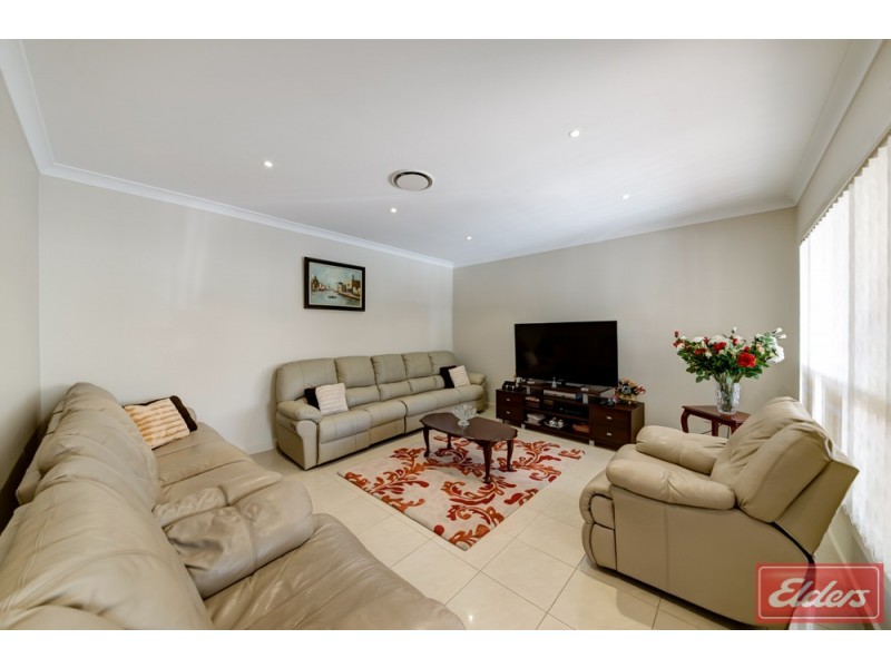 16 Redpa Close, West Hoxton NSW 2171