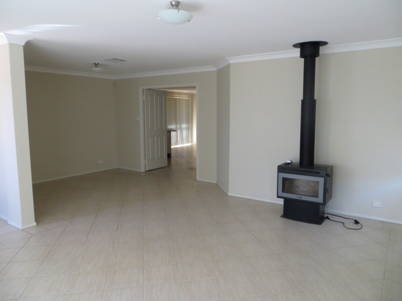 33 Derwent Road, Bringelly NSW 2556