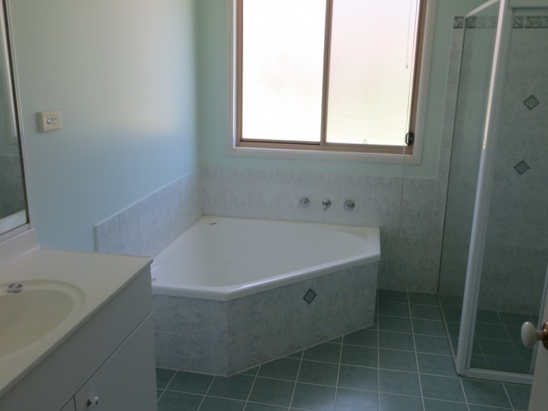 33 Derwent Road, Bringelly NSW 2556