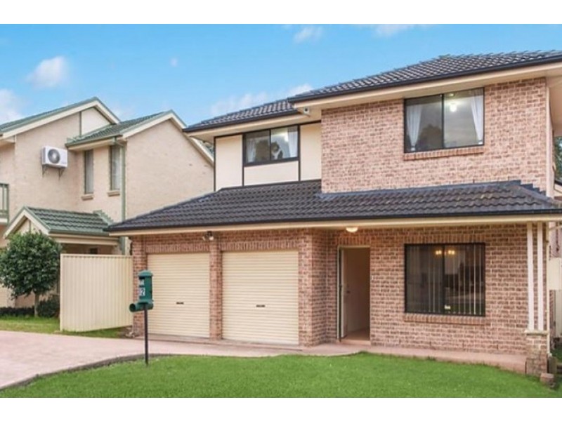 12 Lloyd Place, Casula NSW 2170