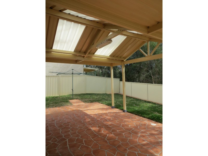 12 Lloyd Place, Casula NSW 2170