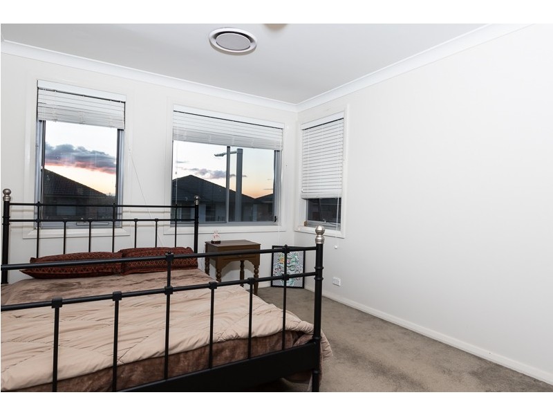 6 Matilda Lane, Glenfield NSW 2167