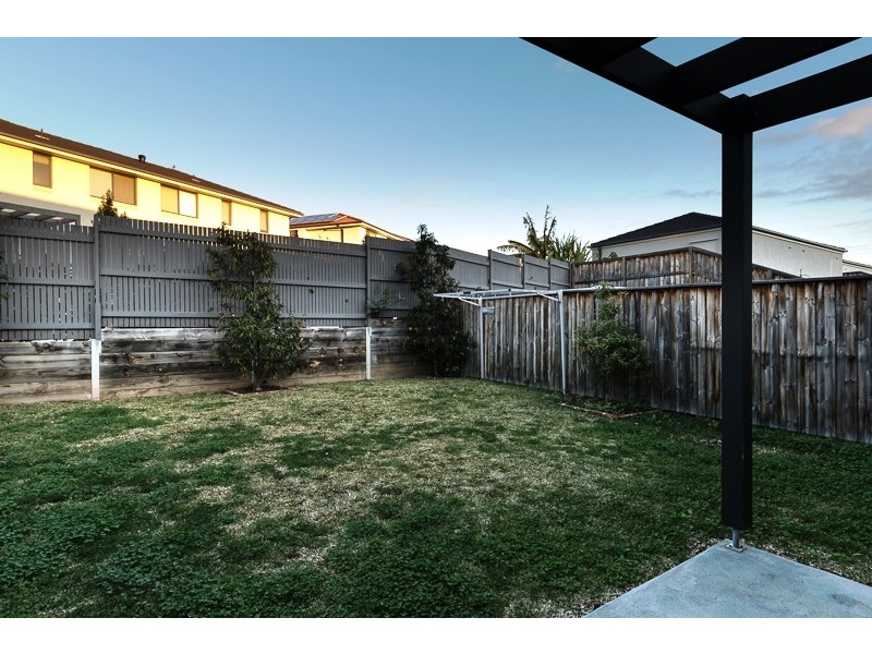 6 Matilda Lane, Glenfield NSW 2167