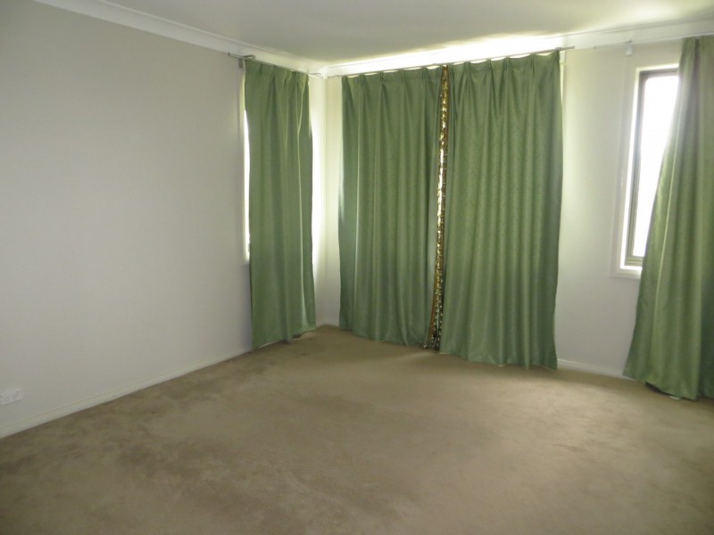 75 Eleanor Drive, Glenfield NSW 2167