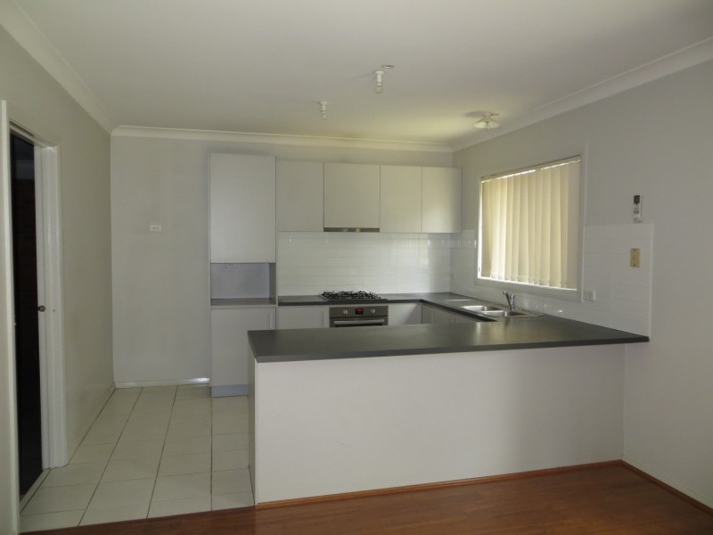 81 Atlantic Blvd, Glenfield NSW 2167