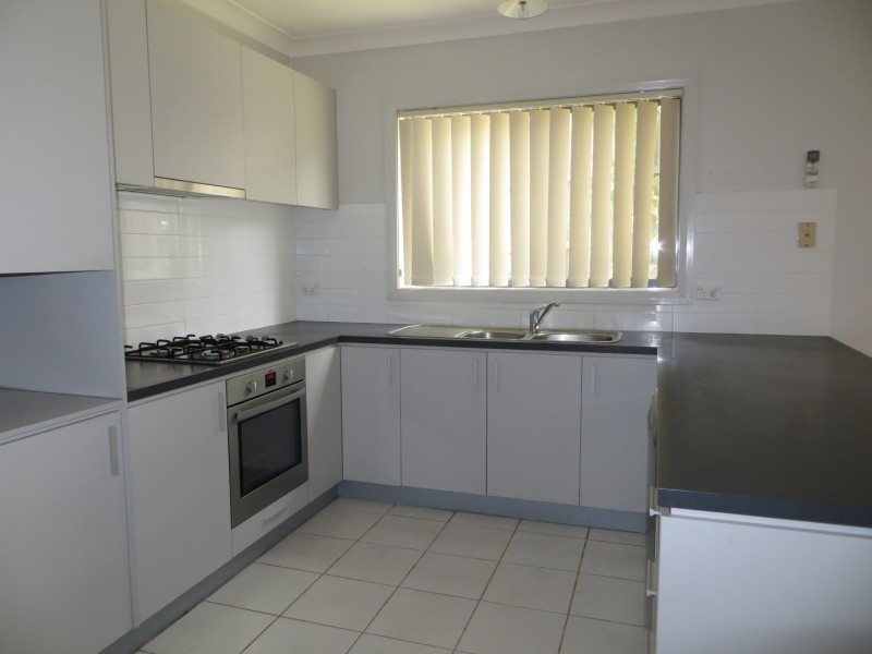 81 Atlantic Blvd, Glenfield NSW 2167