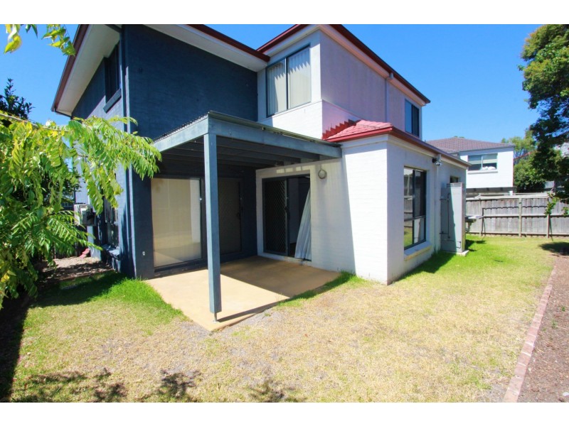 81 Atlantic Blvd, Glenfield NSW 2167