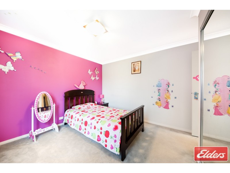 16 Mary Ann Drive, Glenfield NSW 2167