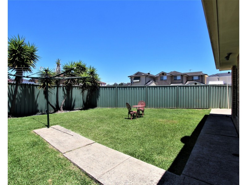 1 Palana Close, West Hoxton NSW 2171