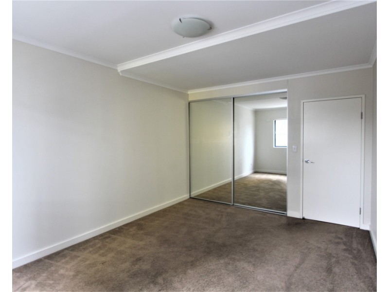 11/2 Bigge Street, Liverpool NSW 2170