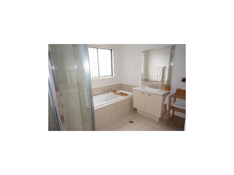 22 Mary Ann Drive, Glenfield NSW 2167