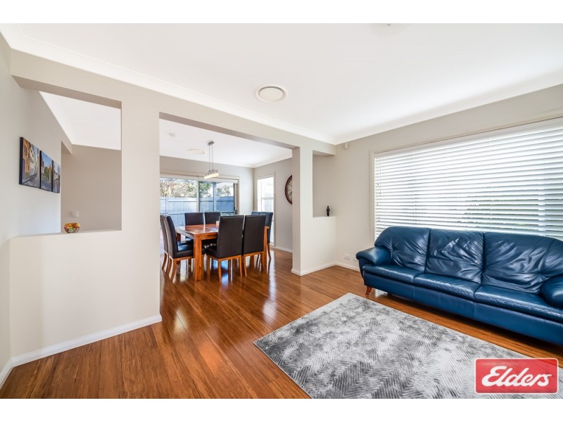 21 Hillsborough Crescent, Glenfield NSW 2167