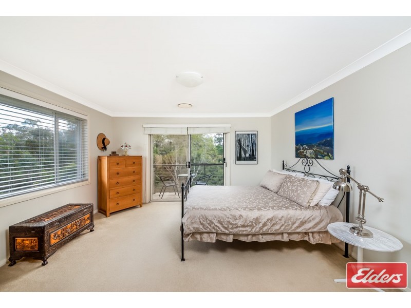 21 Hillsborough Crescent, Glenfield NSW 2167