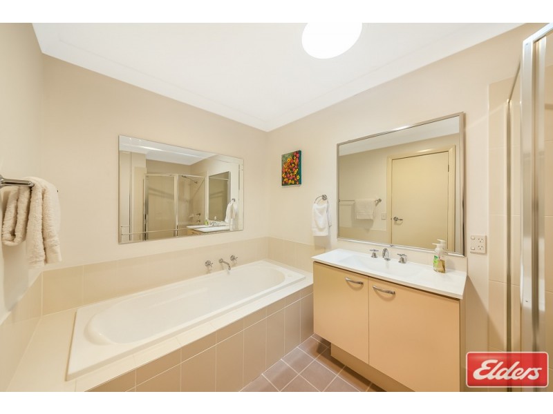 21 Hillsborough Crescent, Glenfield NSW 2167