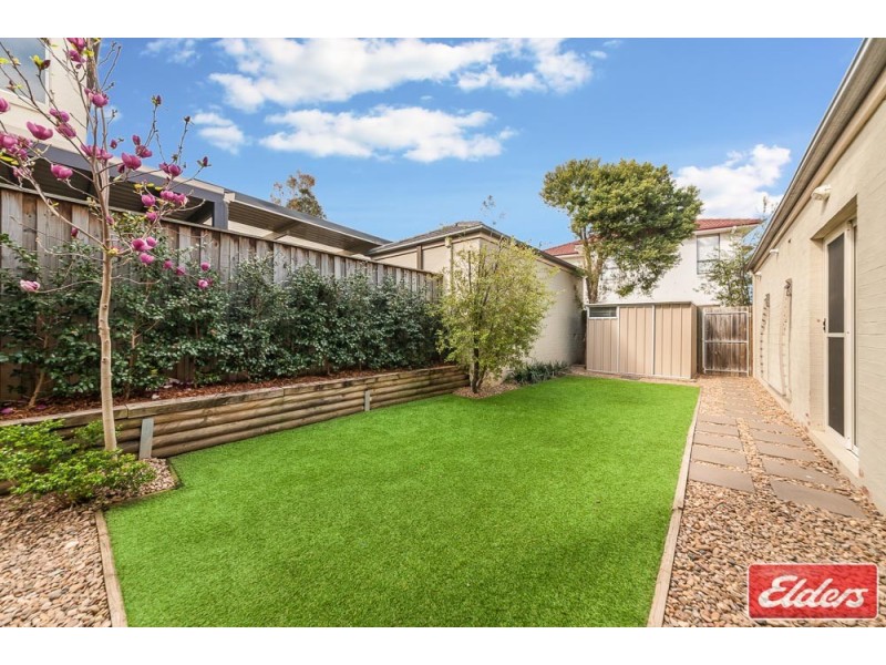 21 Hillsborough Crescent, Glenfield NSW 2167