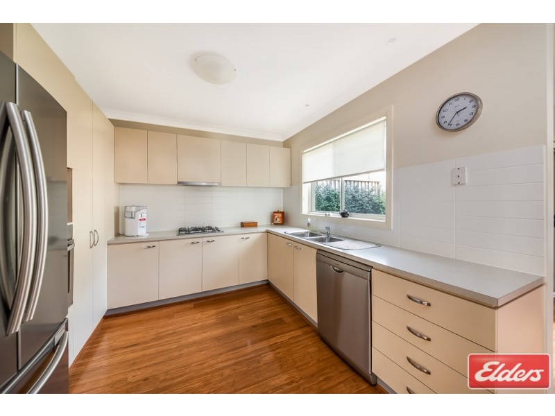 21 Hillsborough Crescent, Glenfield NSW 2167