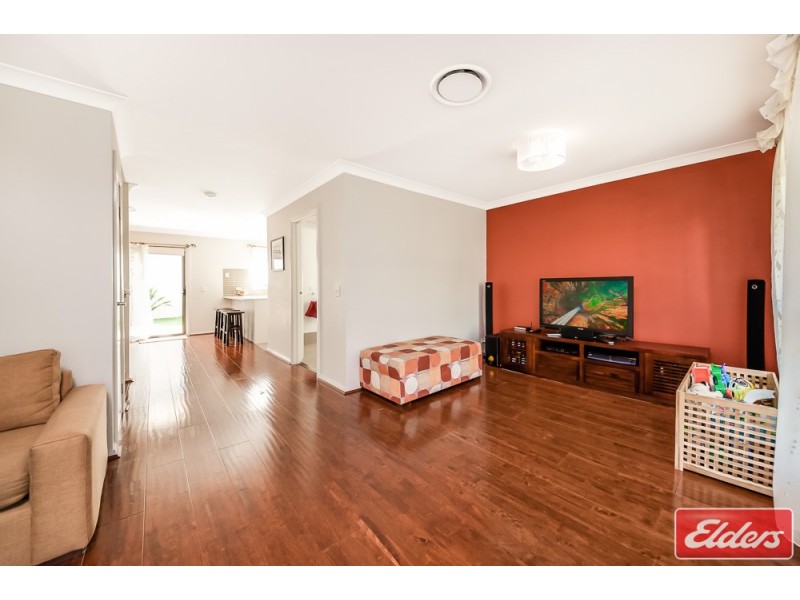 11 Hadlow Avenue, Glenfield NSW 2167