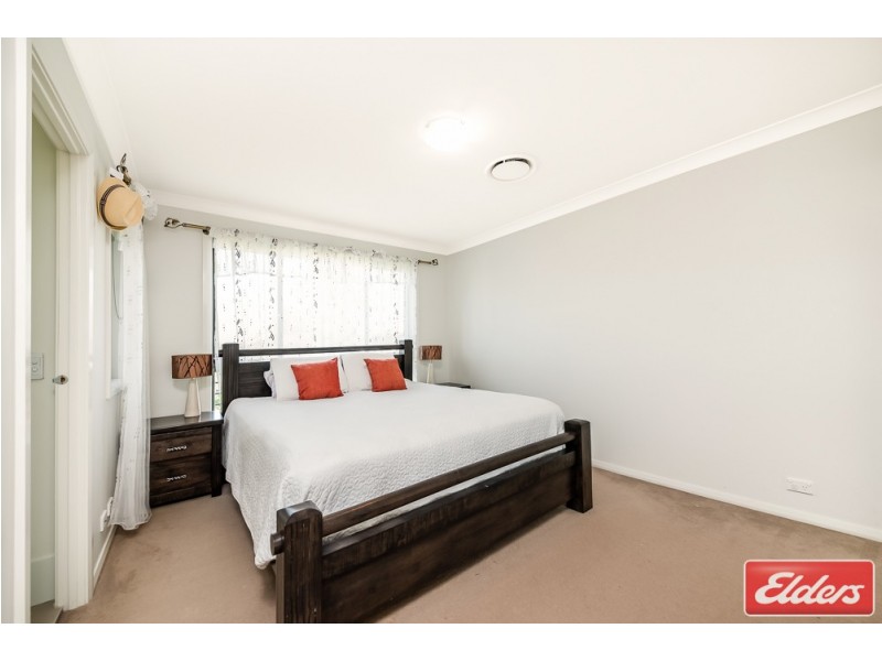 11 Hadlow Avenue, Glenfield NSW 2167