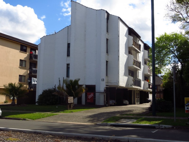 9/13 HART STREET, Warwick Farm NSW 2170