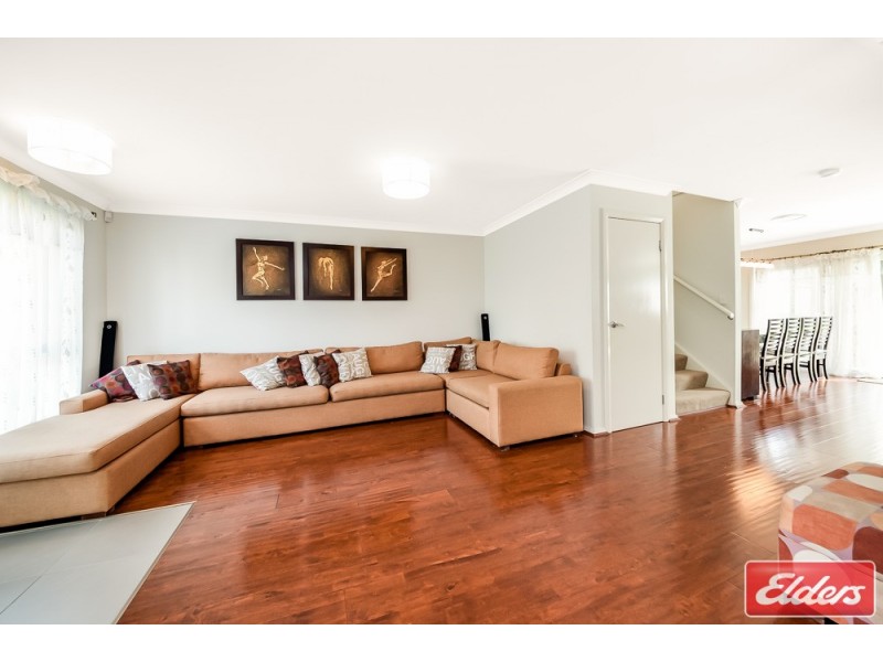 11 Hadlow Avenue, Glenfield NSW 2167