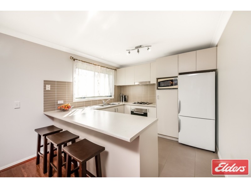 11 Hadlow Avenue, Glenfield NSW 2167