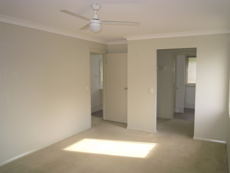 5 NEVA STREET, Glenfield NSW 2167