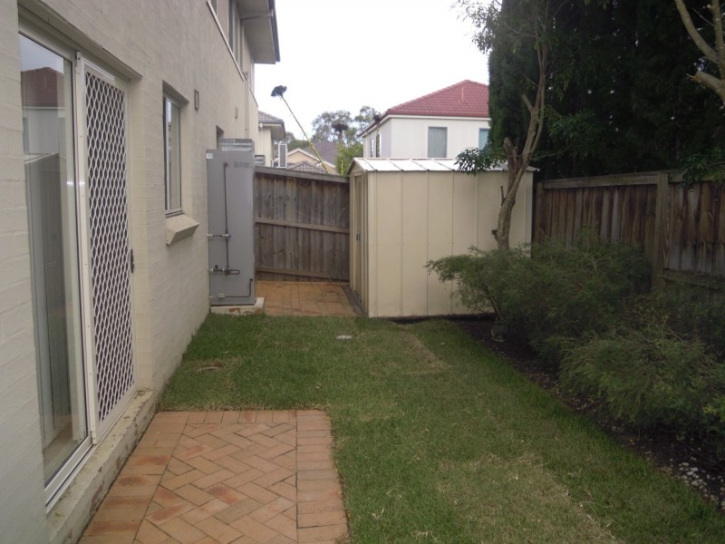 5 NEVA STREET, Glenfield NSW 2167
