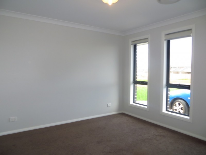 28 Domain Boulevard, Prestons NSW 2170