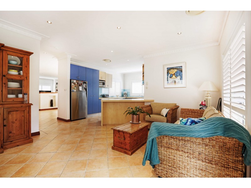 18 Aintree Close, Casula NSW 2170