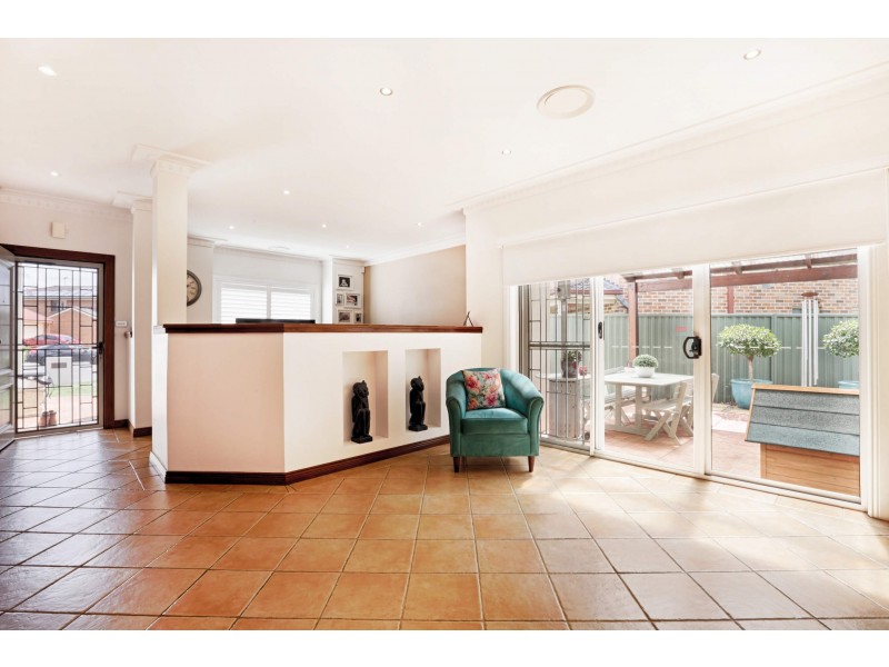 18 Aintree Close, Casula NSW 2170