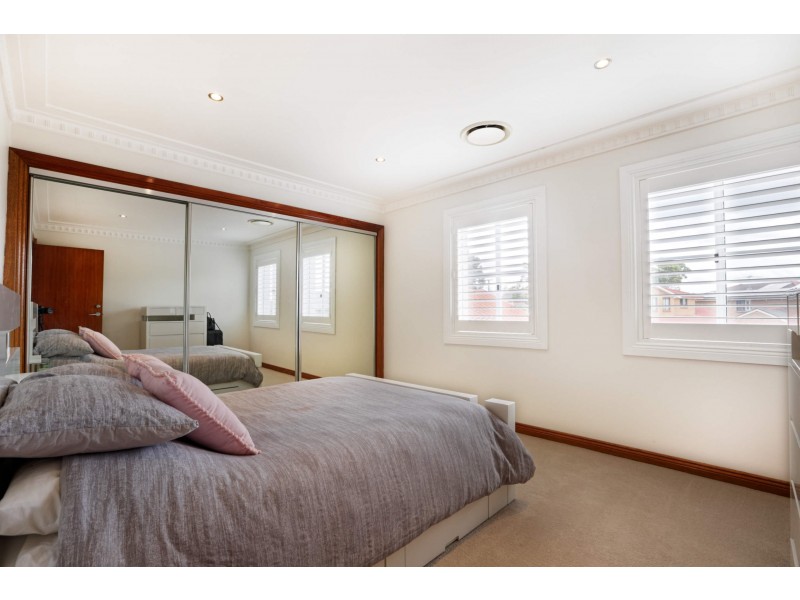 18 Aintree Close, Casula NSW 2170