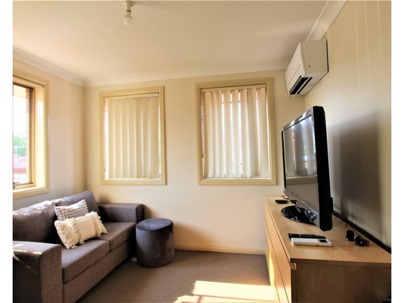 1/9-11 Weir Crescent, Lurnea NSW 2170