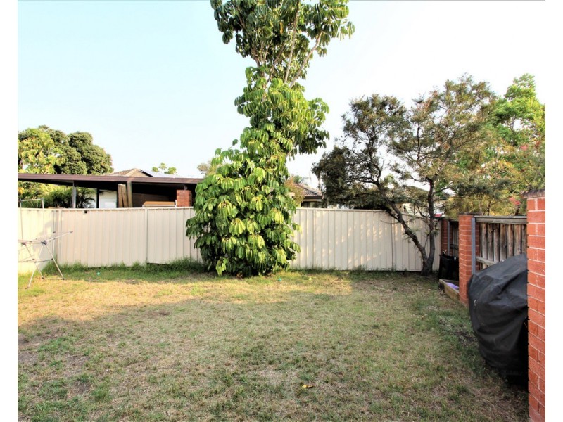 1/9-11 Weir Crescent, Lurnea NSW 2170