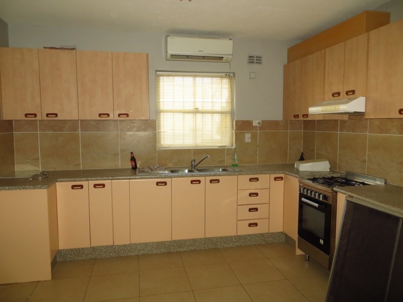 10 Ulm Street, Middleton Grange NSW 2171