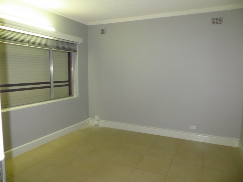 10 Ulm Street, Middleton Grange NSW 2171