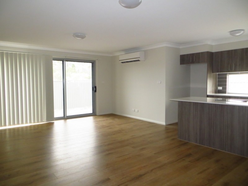 2/255 Fifteenth Avenue, West Hoxton NSW 2171